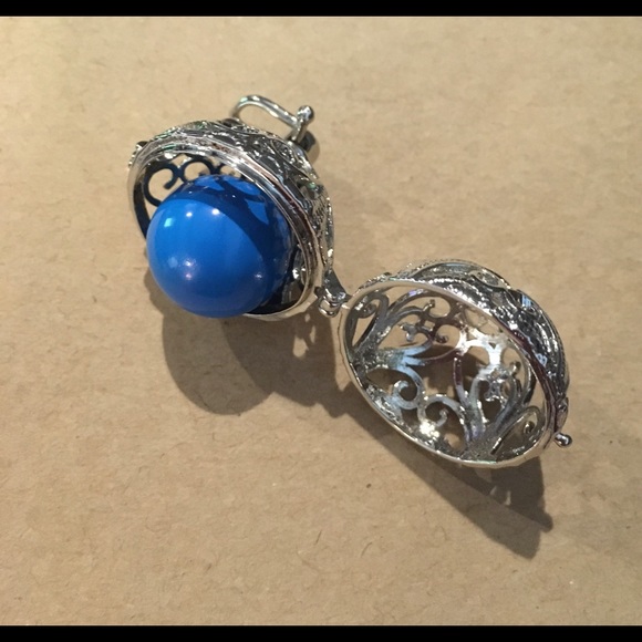 2 Harmony Pendants - Picture 6 of 8